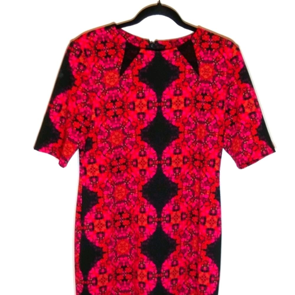 Taylor Women's Size 12  Fuchsia Floral Print Sheath Dress. Office/Night out